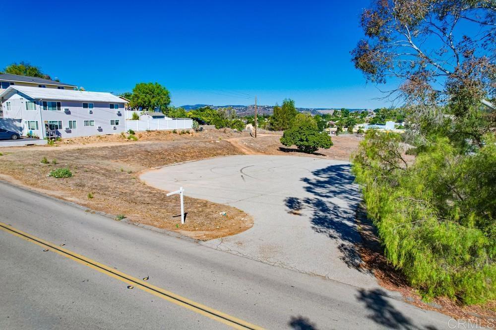 502 East Elder Street Fallbrook, CA 92028 - Photo 42 of 58 a view of a street with houses on the side