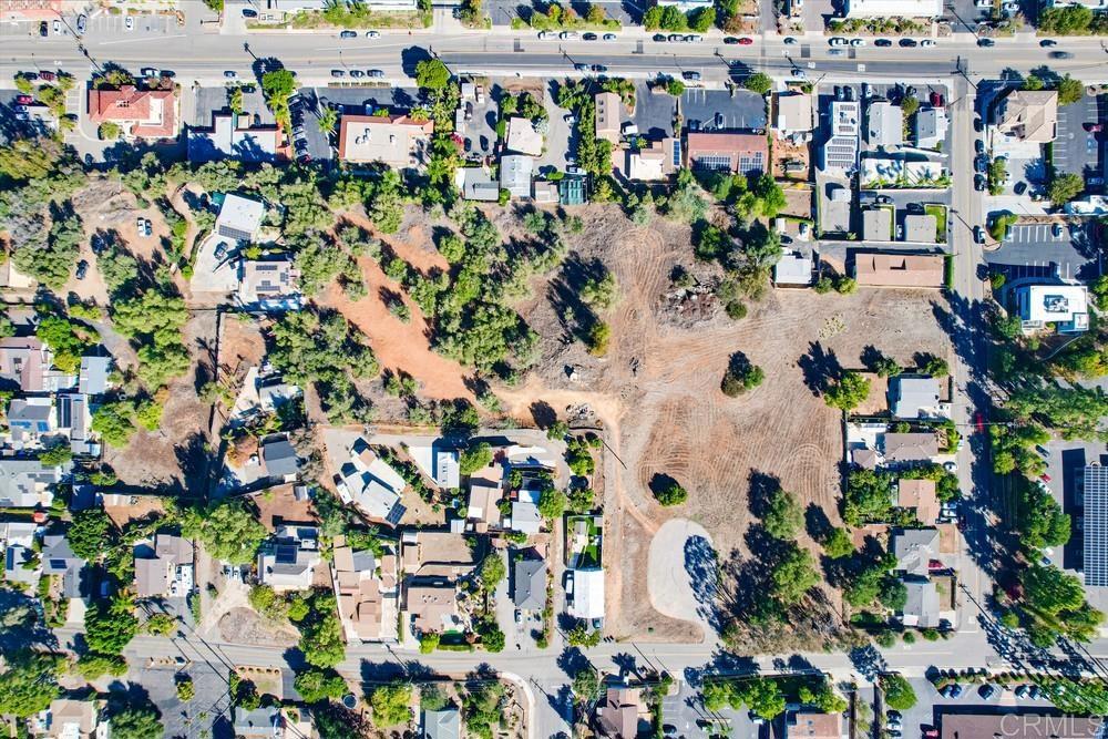 502 East Elder Street Fallbrook, CA 92028 - Photo 52 of 58 an aerial view of multiple house