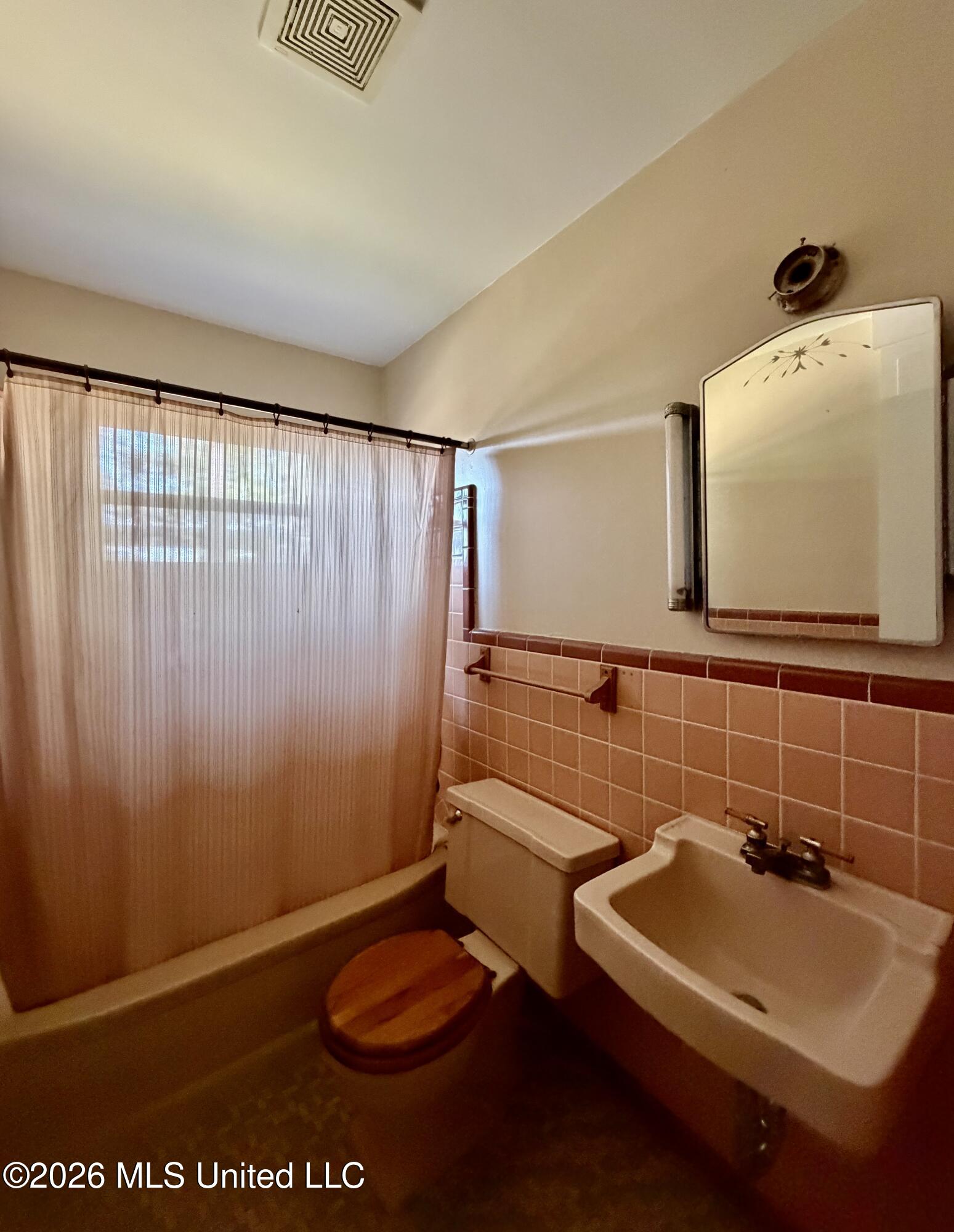 5447 Wayneland Drive Jackson, MS 39211 - Photo 16 of 23 IMG_1390