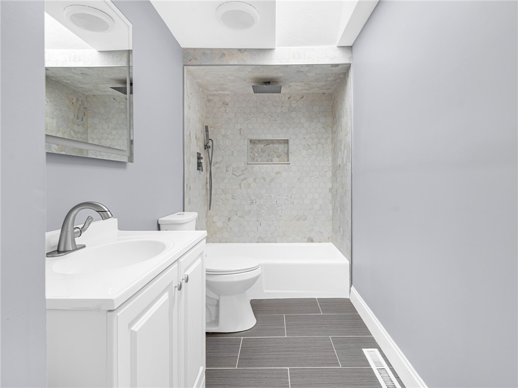 20 Killey Avenue Warwick, RI 02889 - Photo 11 of 41