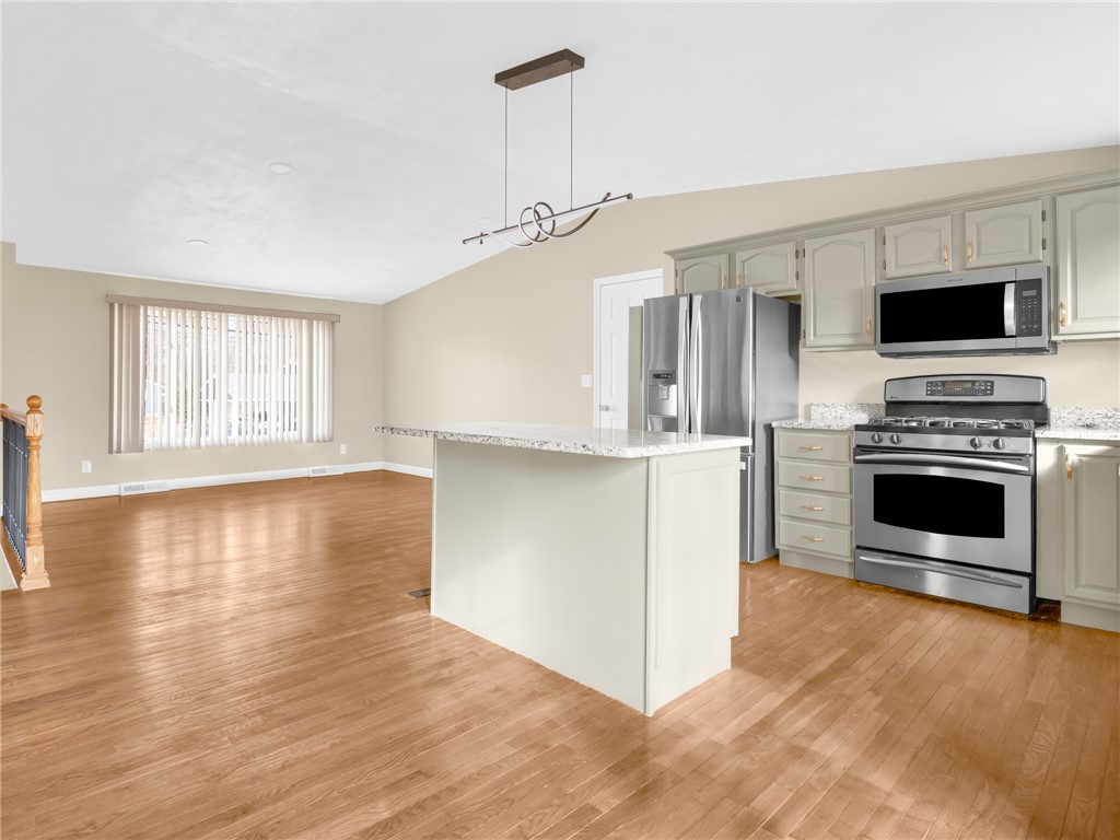 20 Killey Avenue Warwick, RI 02889 - Photo 6 of 41