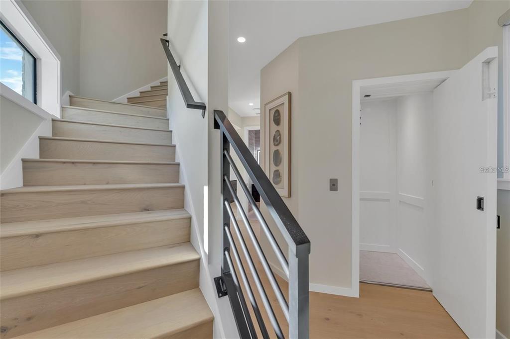 1406 Tangier Way Sarasota, FL 34239 - Photo 27 of 58 a view of entryway