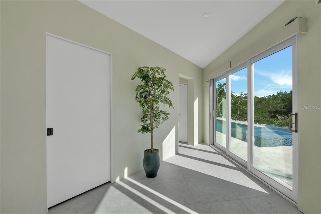 1406 Tangier Way Sarasota, FL 34239 - Photo 51 of 58