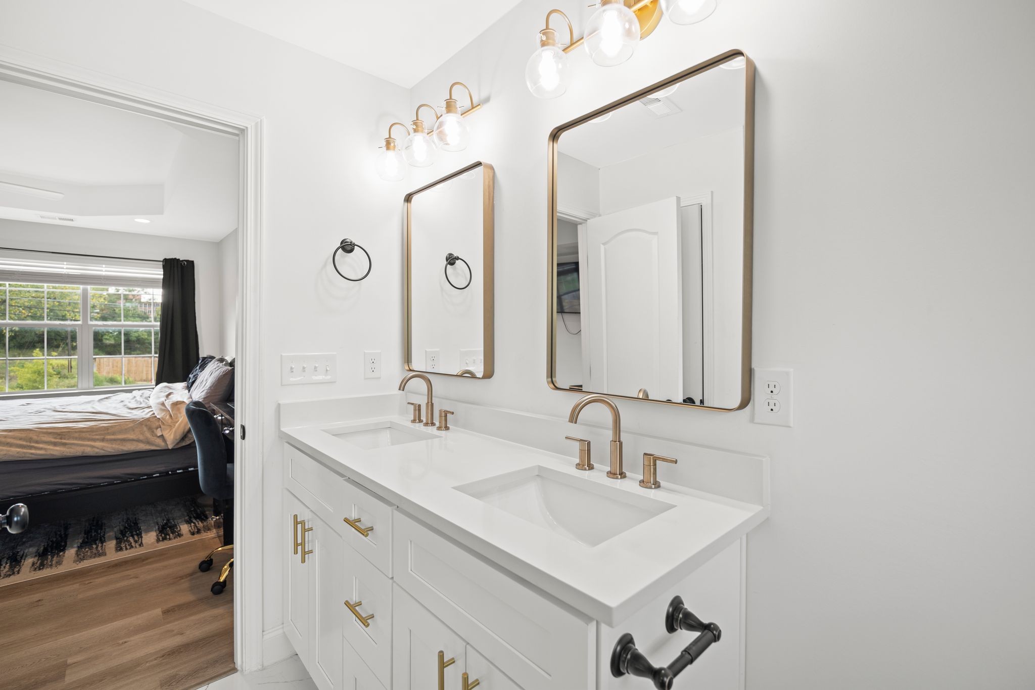 420 Larkin Springs Road Madison, TN 37115 - Photo 17 of 30 a bathroom with a sink and a mirror