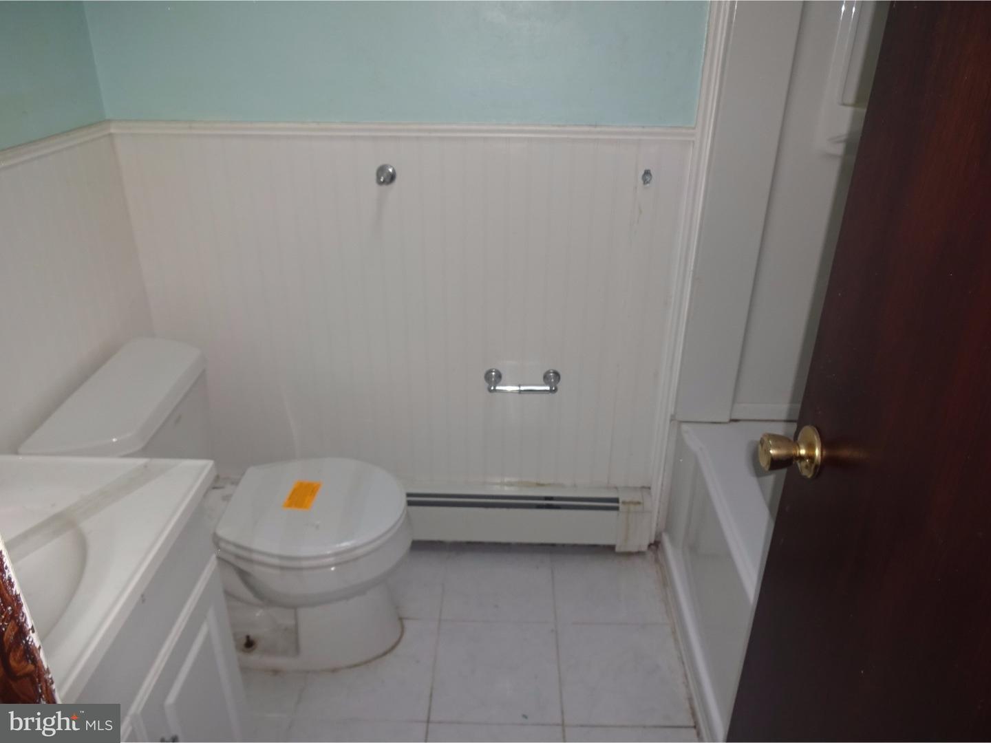 12604 Calpine Road Philadelphia, PA 19154 - Photo 17 of 19 Bathroom