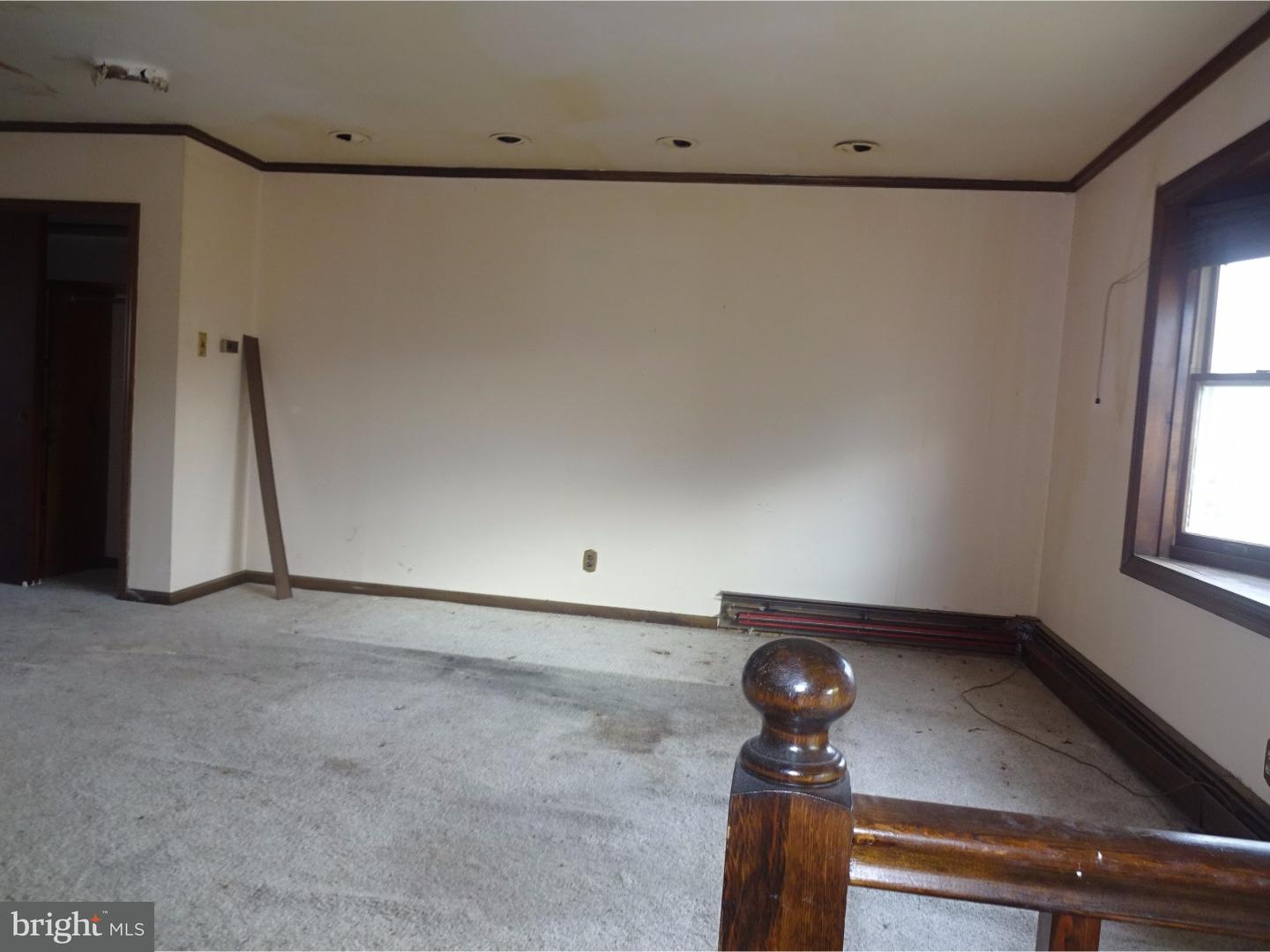 12604 Calpine Road Philadelphia, PA 19154 - Photo 5 of 19 Living Room