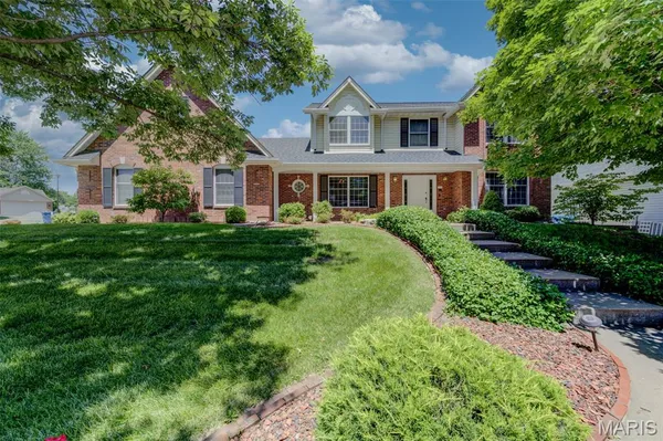$525,000 | 135 Huntington Park Court, St. Charles, MO 63301