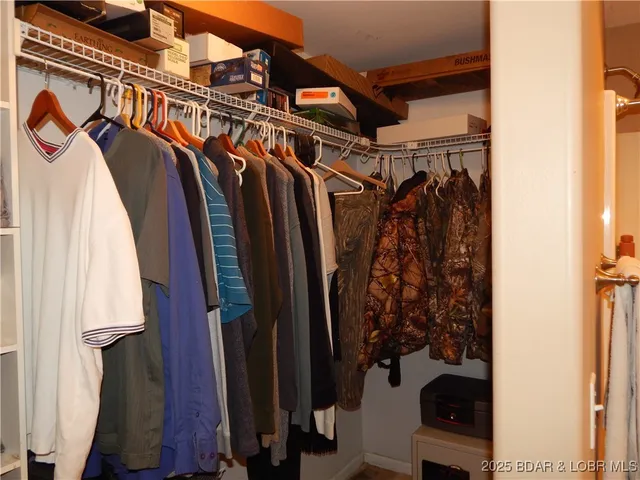 $389,000 | 96 Skylark Lane, Linn Creek, MO 65052