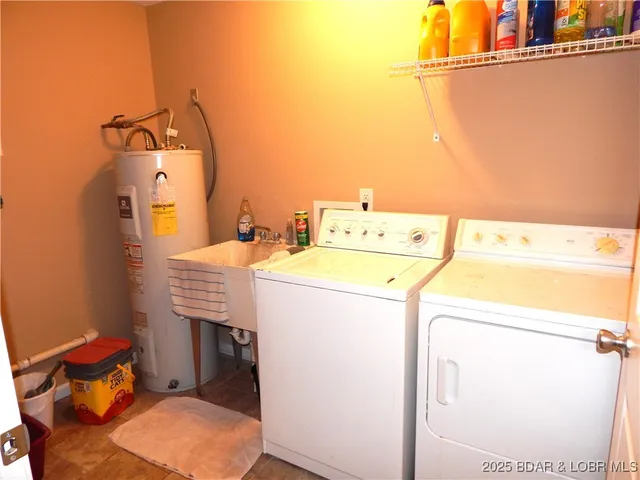 $389,000 | 96 Skylark Lane, Linn Creek, MO 65052