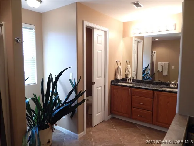 $389,000 | 96 Skylark Lane, Linn Creek, MO 65052