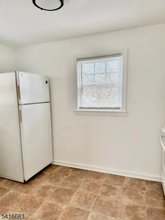 $1,995 | 547 Willow Avenue, Garwood, NJ 07027