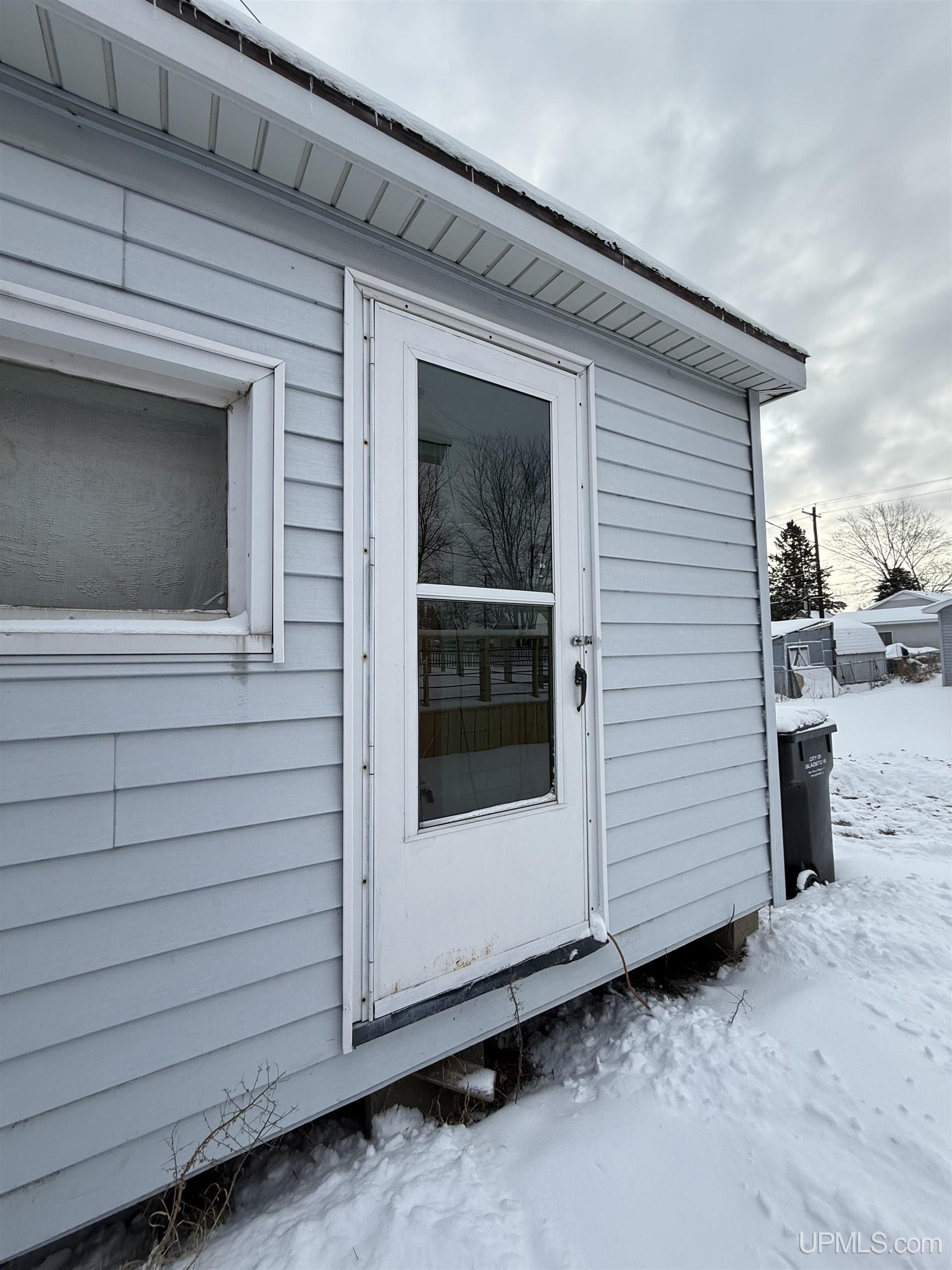 211 Wisconsin Avenue Gladstone, MI 49837 - Photo 33 of 36 Gallery Image 33
