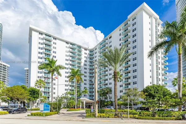 $3,250 | 3001 South Ocean Drive, Unit 1145, Hollywood, FL 33019