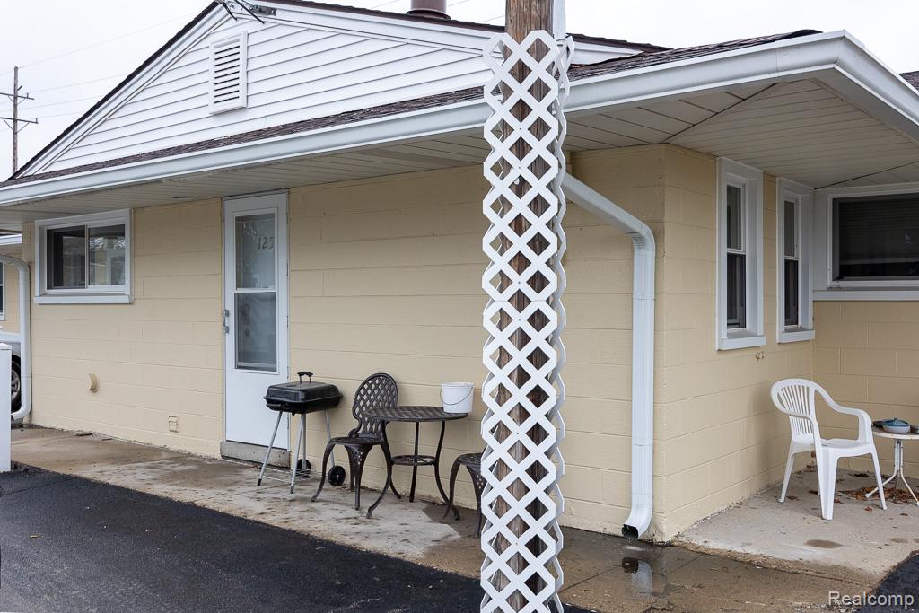 12523 Pennsylvania Road, Unit 2 Riverview, MI 48193 - Photo 33 of 38