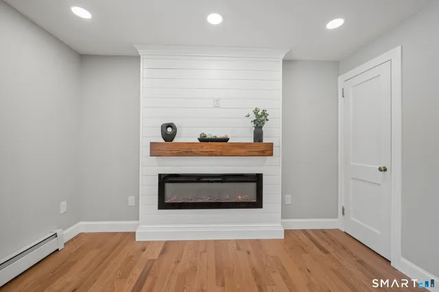 $535,000 | 42 Keene Place, Farmington, CT 06085