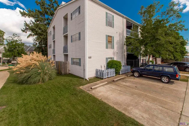$129,900 | 2866 Steamship Circle, Unit 3A, New Orleans, LA 70123