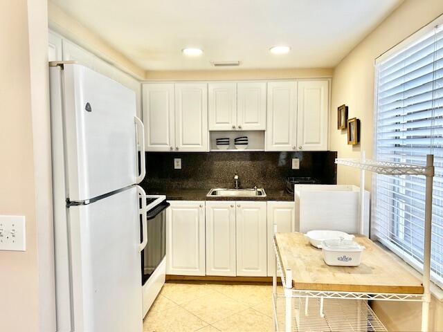 715 Normandy Lane Delray Beach, FL 33484 - Photo 12 of 42 IMG_2596