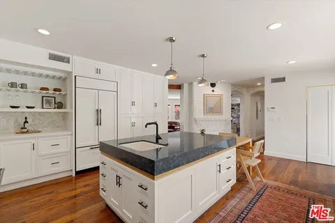$3,995,000 | 2700 Glendower Avenue, Los Angeles, CA 90027