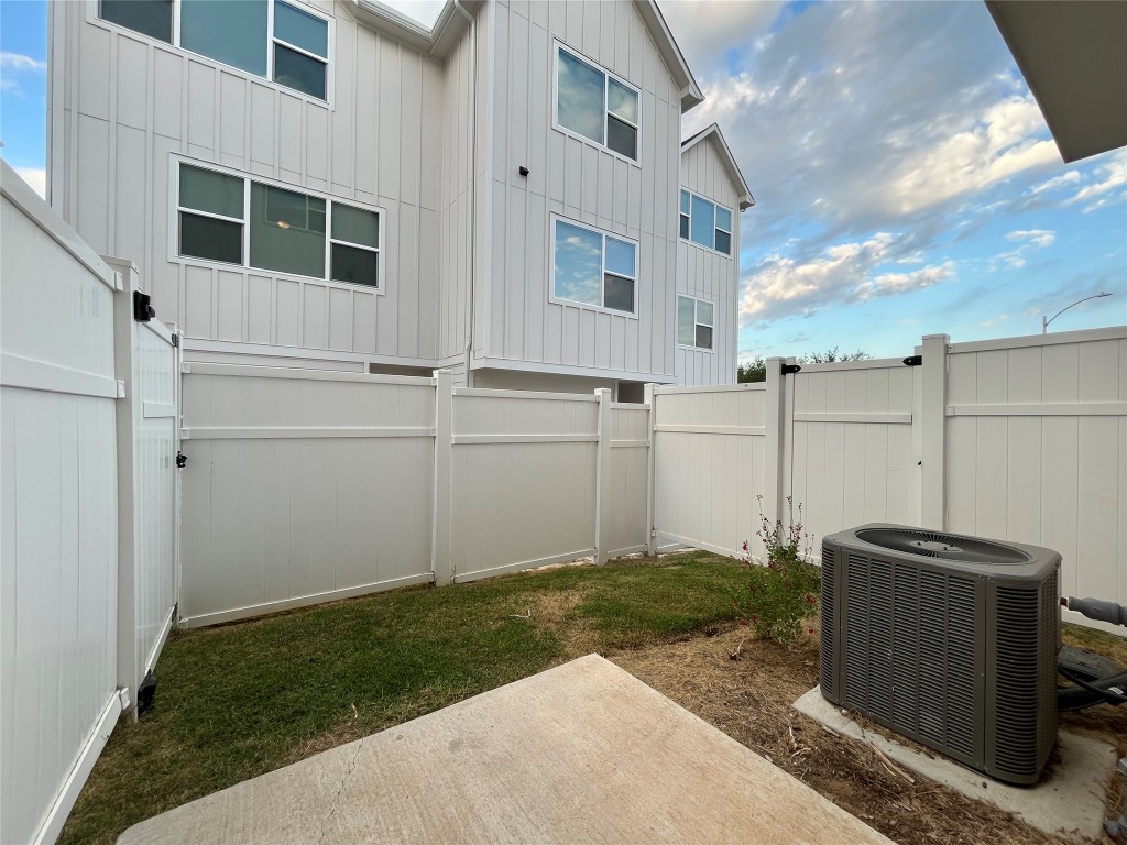11402 Pastini Circle Manchaca, TX 78652 - Photo 21 of 21 a backyard of a house with a small barn