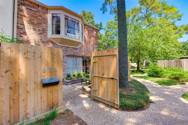 $197,000 | 939 Wax Myrtle Lane, Houston, TX 77079