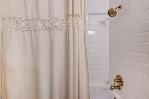 $197,000 | 939 Wax Myrtle Lane, Houston, TX 77079