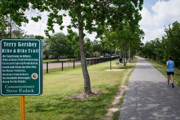 $197,000 | 939 Wax Myrtle Lane, Houston, TX 77079