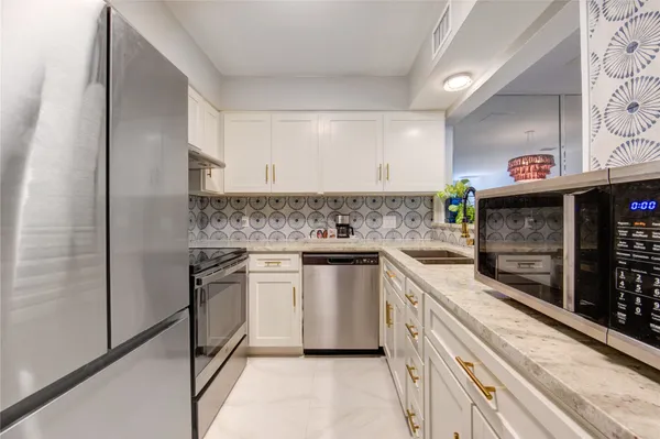 $197,000 | 939 Wax Myrtle Lane, Houston, TX 77079