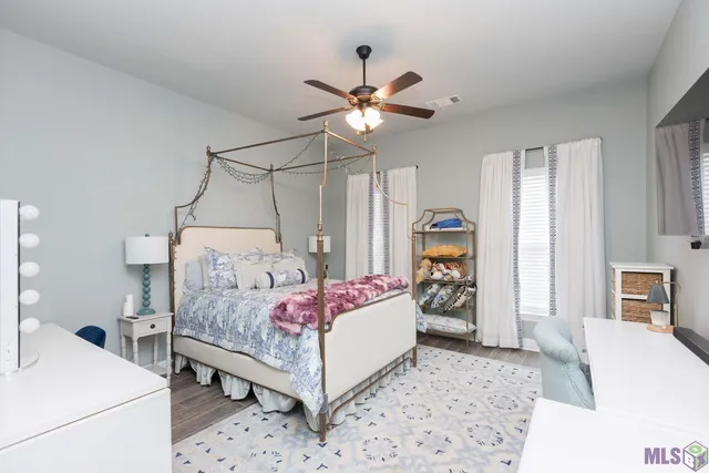 $3,300 | 6211 Lake Edge Drive, Baton Rouge, LA 70820