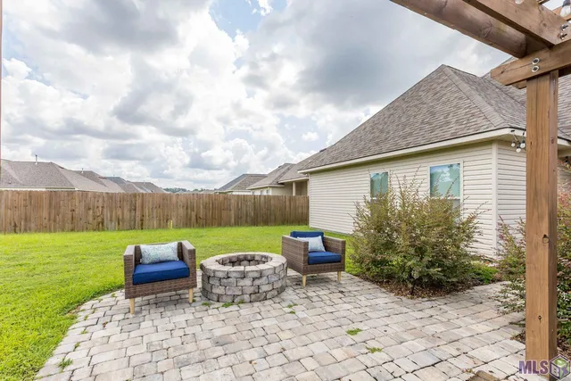 $3,300 | 6211 Lake Edge Drive, Baton Rouge, LA 70820