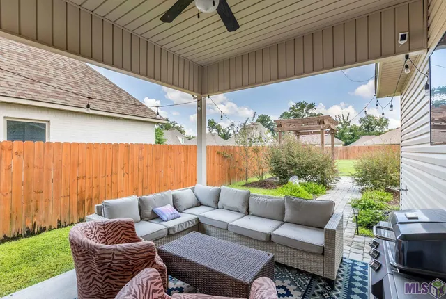 $3,300 | 6211 Lake Edge Drive, Baton Rouge, LA 70820