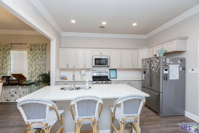 $3,300 | 6211 Lake Edge Drive, Baton Rouge, LA 70820