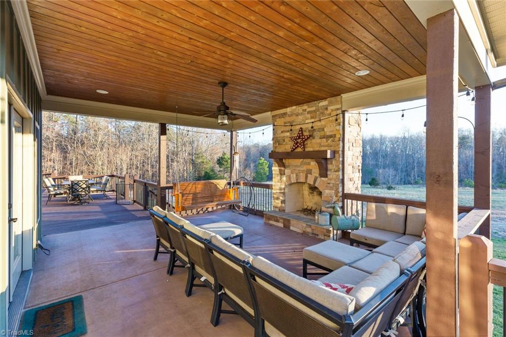 8077 Witty Road Summerfield, NC 27358 - Photo 3 of 40 Gallery Image 3