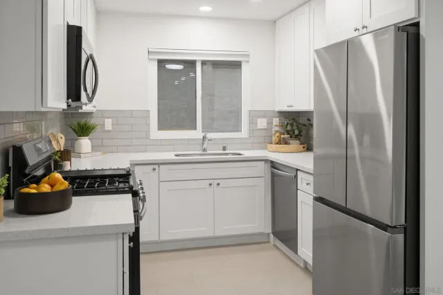 $879,900 | 4468 White Pine Way, Oceanside, CA 92057