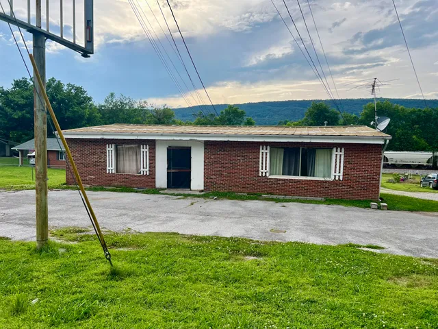 $180,000 | 427 Medlin Pike, Evensville, TN 37332