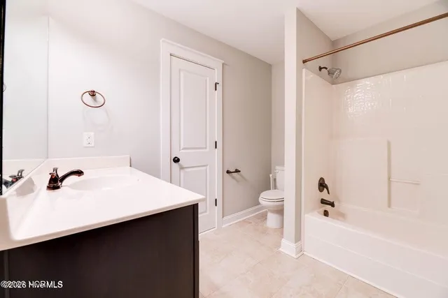 $1,900 | 1805 Fox Den Way, Unit 4, Greenville, NC 27858