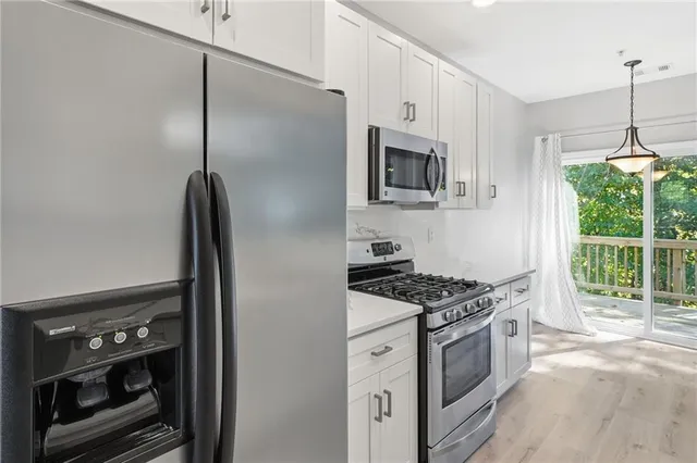 $365,000 | 204 Kenninghall Lane, Unit 6, Smyrna, GA 30082