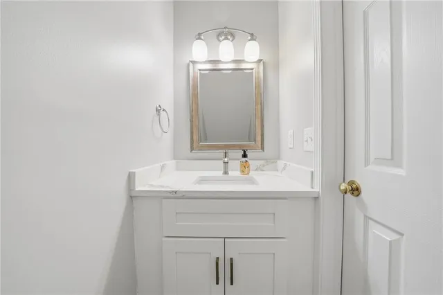 $365,000 | 204 Kenninghall Lane, Unit 6, Smyrna, GA 30082