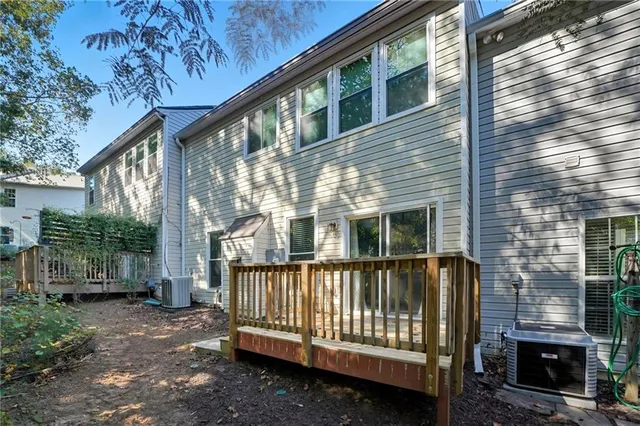 $365,000 | 204 Kenninghall Lane, Unit 6, Smyrna, GA 30082