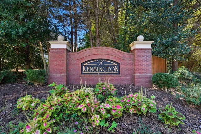 $365,000 | 204 Kenninghall Lane, Unit 6, Smyrna, GA 30082