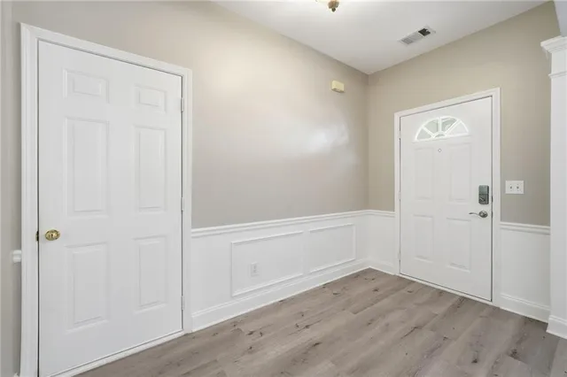 $365,000 | 204 Kenninghall Lane, Unit 6, Smyrna, GA 30082