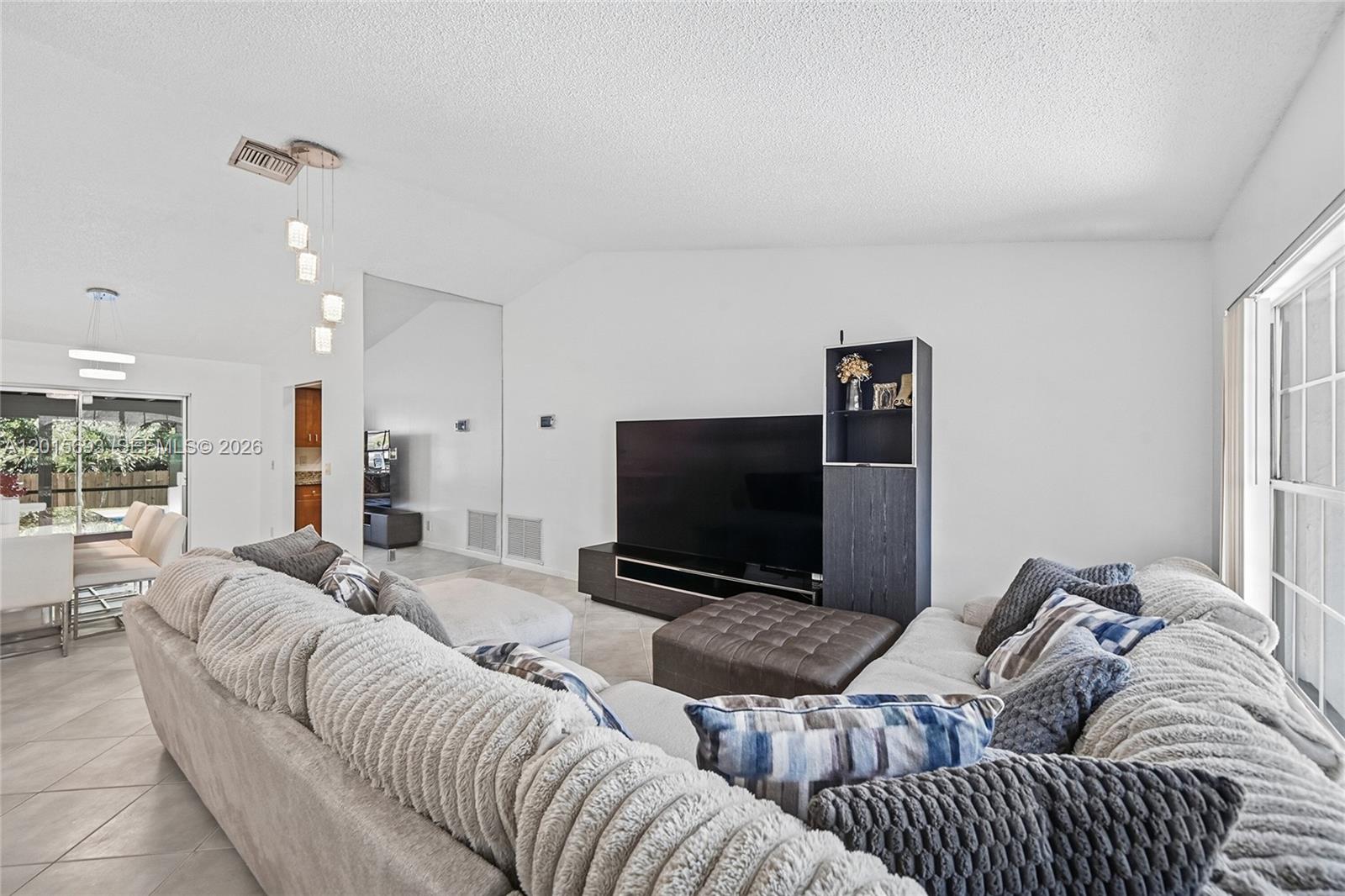 8972 Southwest 8th Street Boca Raton, FL 33433 - Photo 5 of 45 Gallery Image 5