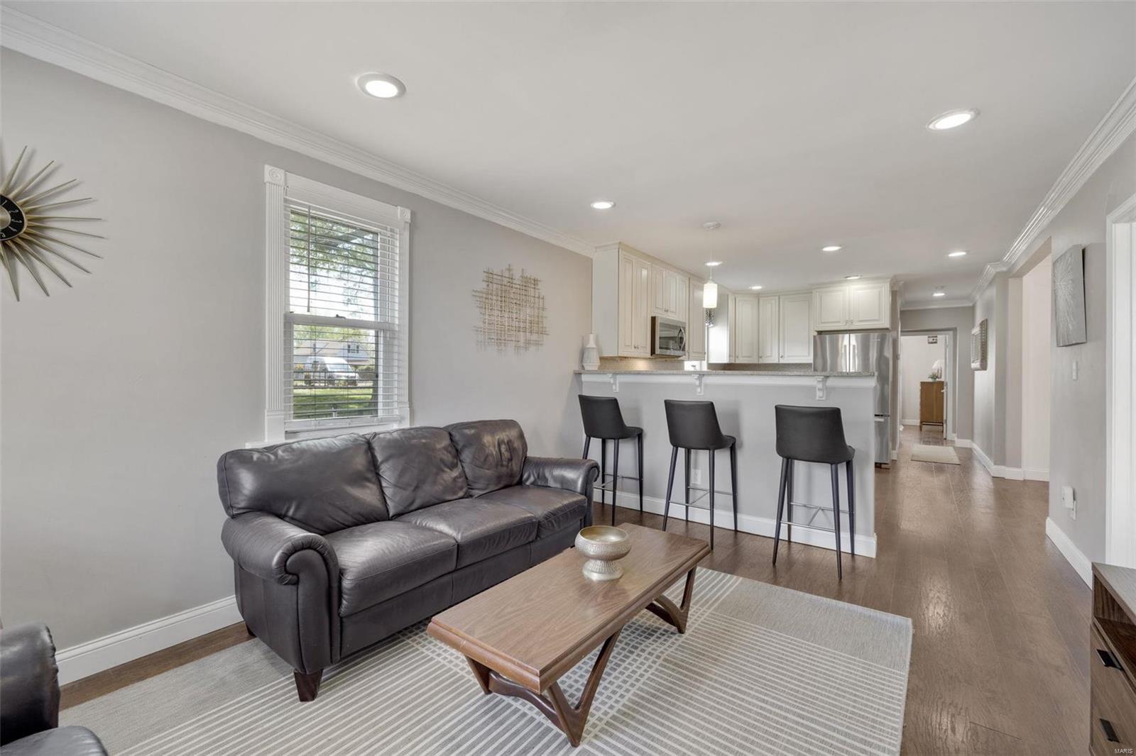 3672 Weber Road St. Louis, MO 63125 - Photo 3 of 33 Gallery Image 3