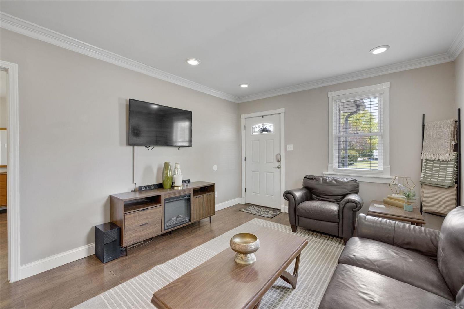 3672 Weber Road St. Louis, MO 63125 - Photo 4 of 33 Gallery Image 4
