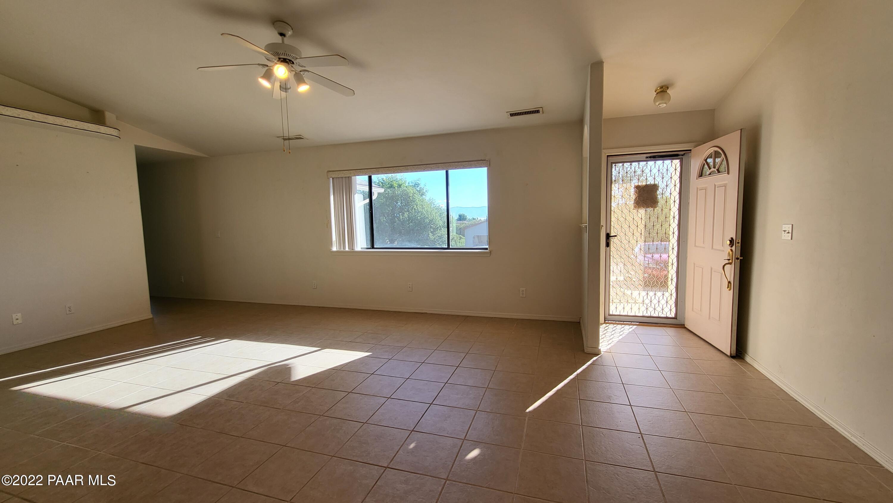 5030 North Long Rifle Road Prescott Valley, AZ 86314 - Photo 3 of 28 Foyer