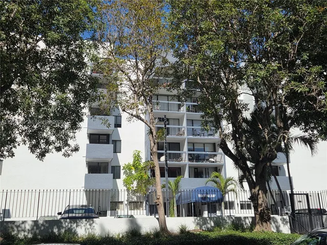 $2,600 | The Grove, Miami, FL 33133