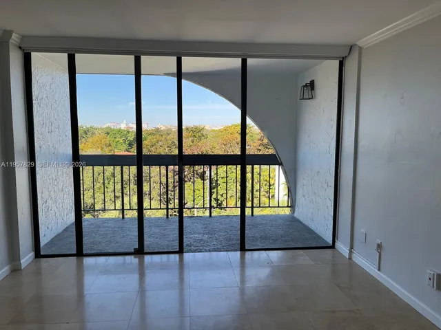 $2,600 | The Grove, Miami, FL 33133