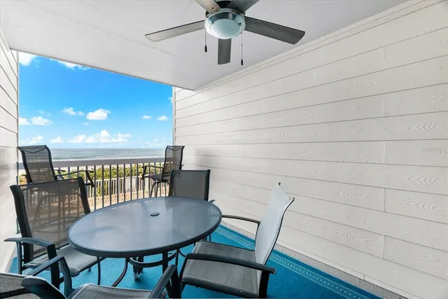 $799,000 | 102 68th Street, Unit 102, Holmes Beach, FL 34217