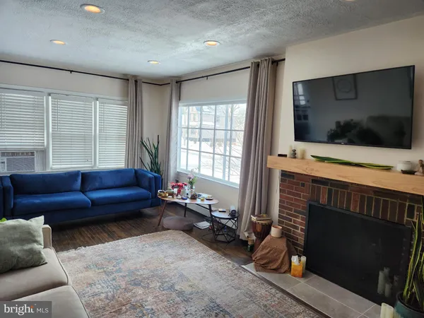 $2,800 | 340 Kingston Avenue, Unit A, Barrington, NJ 08007