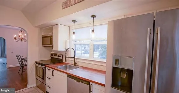 $2,800 | 340 Kingston Avenue, Unit A, Barrington, NJ 08007