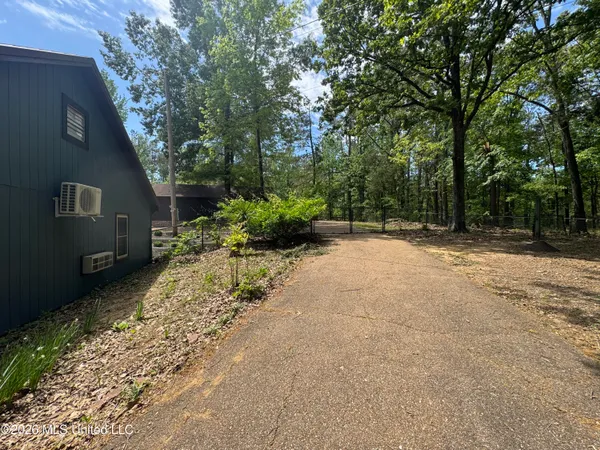 $2,500 | 21 County Road 187, Oxford, MS 38655